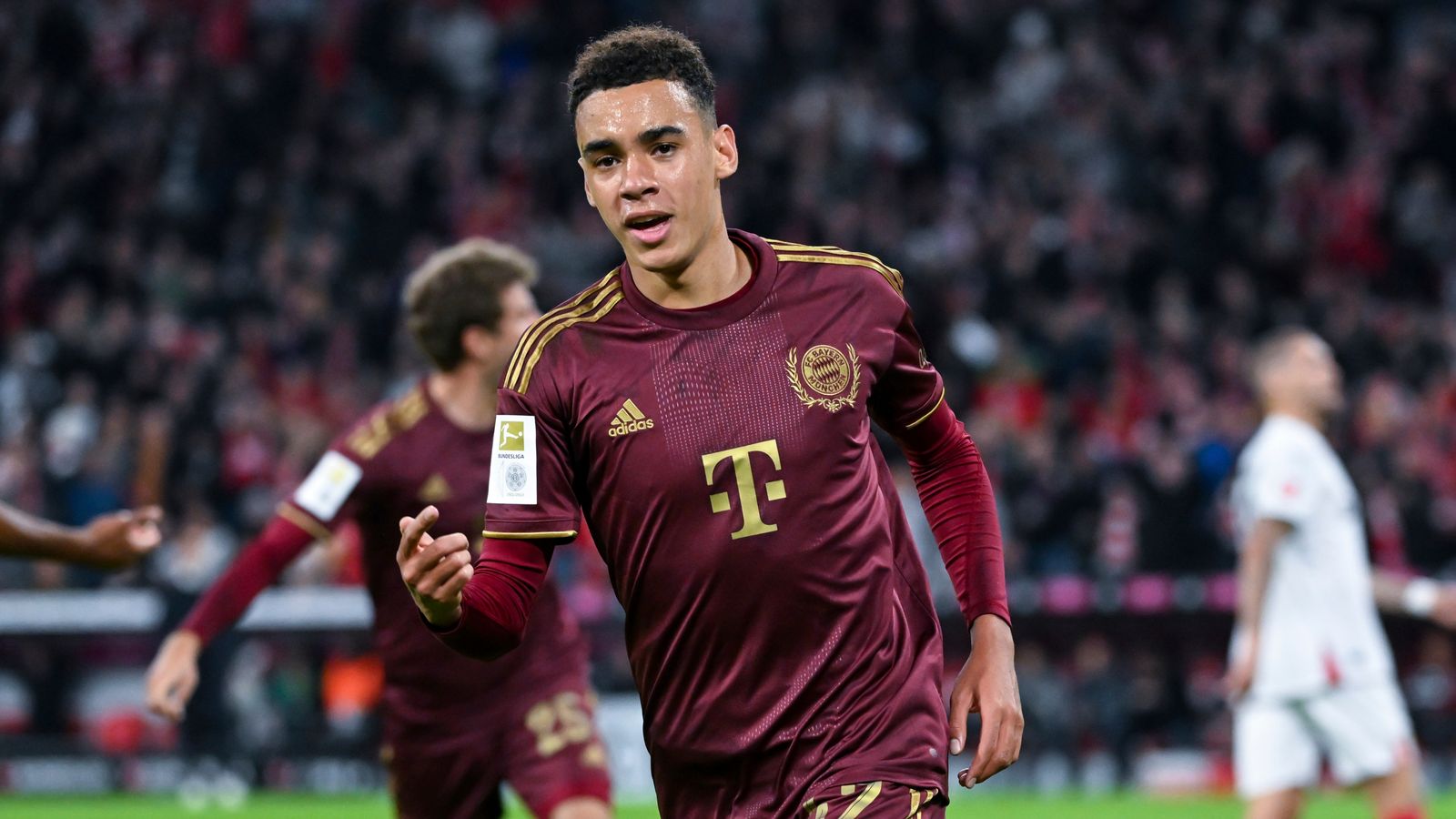 Bayern Munich thắng vang dội, tạm dập tắt chỉ trích - Ảnh 2.