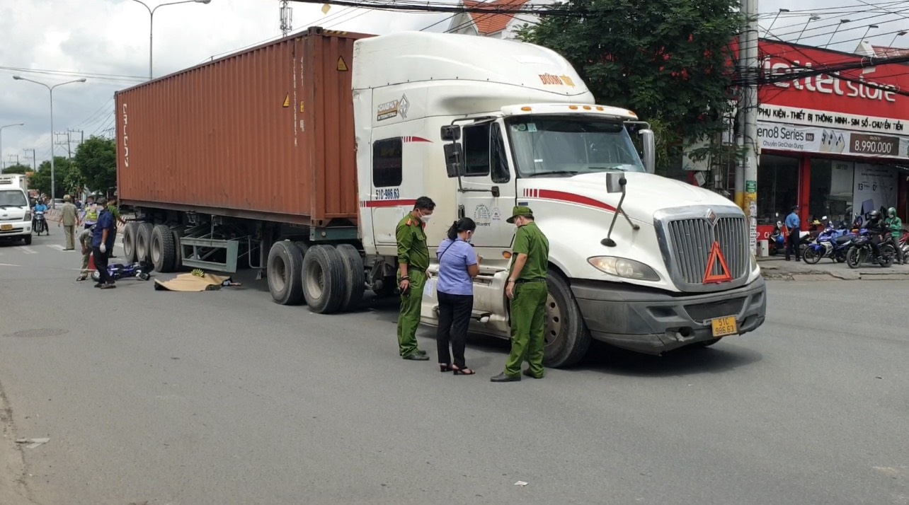 Bình Dương: 3 vụ tai nạn trong buổi sáng, 3 người tử vong