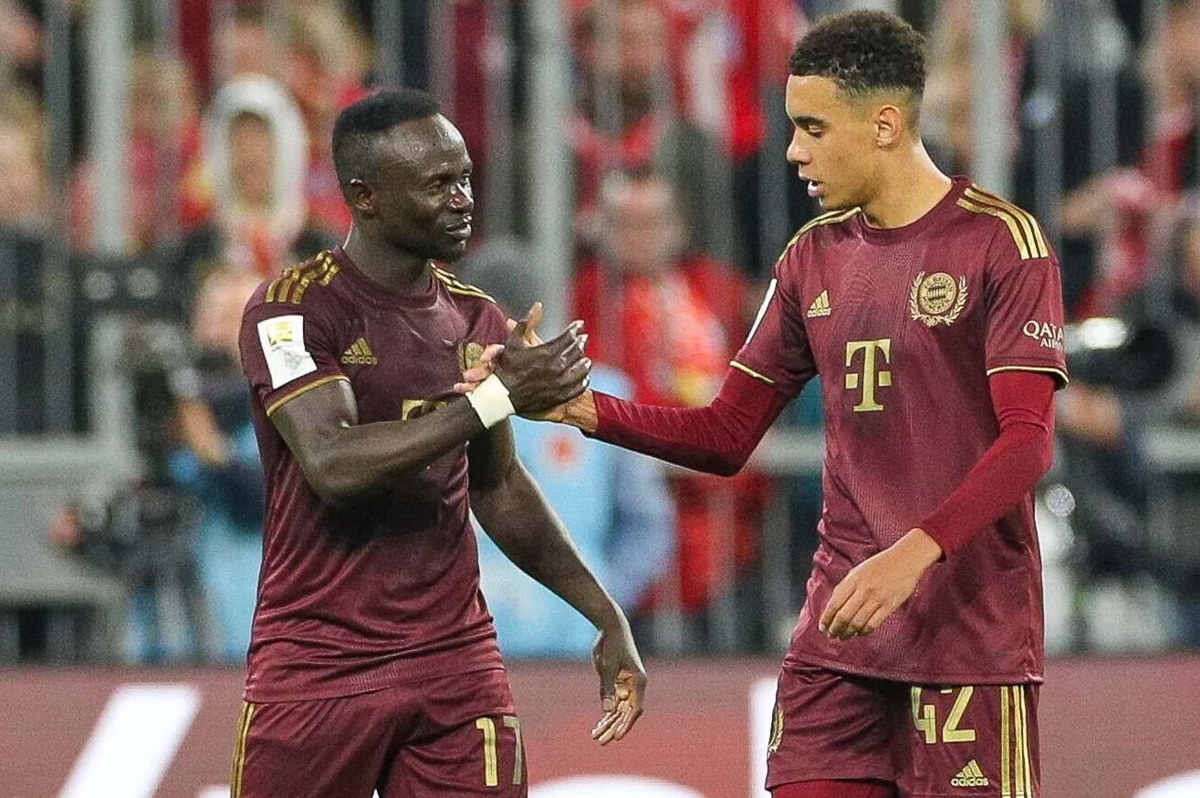 Bayern Munich thắng vang dội, tạm dập tắt chỉ trích