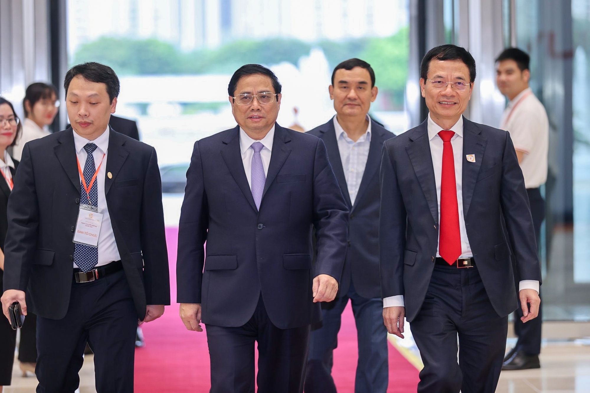 Tăng tốc chuyển đổi số