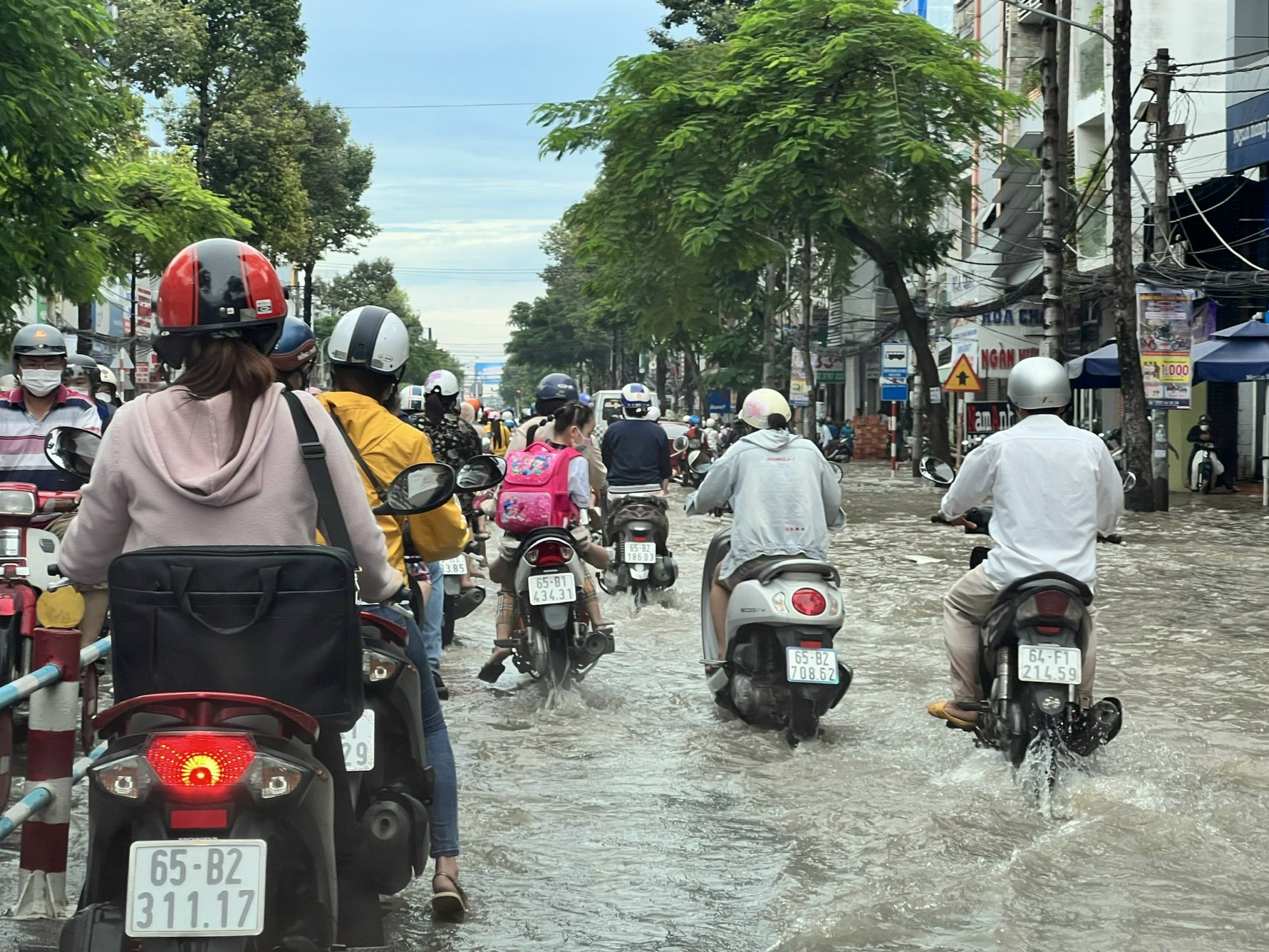 Triều cường dâng cao, Cần Thơ cho học sinh học tại nhà 3 ngày - Ảnh 3.