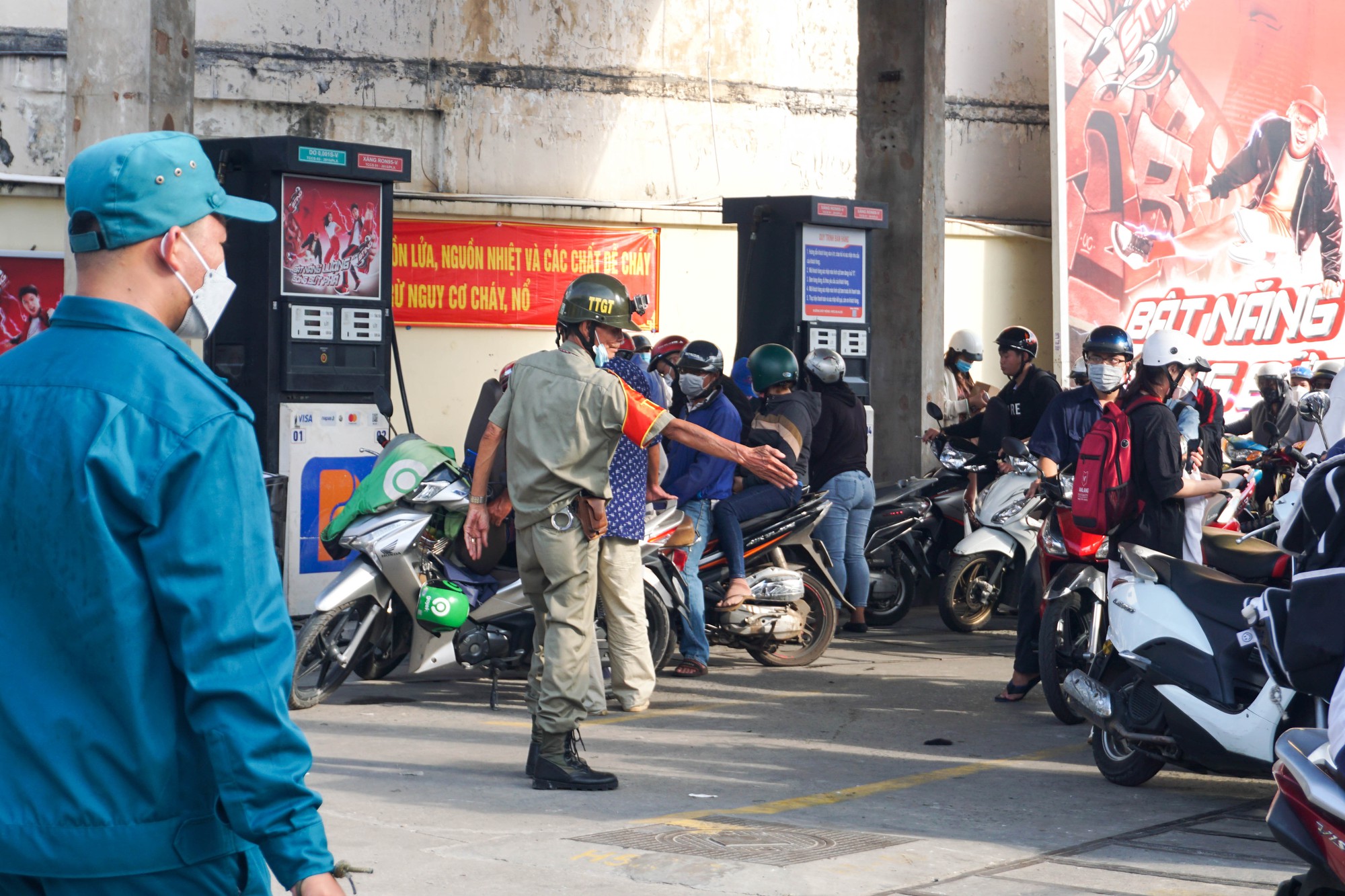 Cục Quản lý thị trường thông tin về tình trạng của hàng loạt cửa hàng xăng dầu tại TP HCM