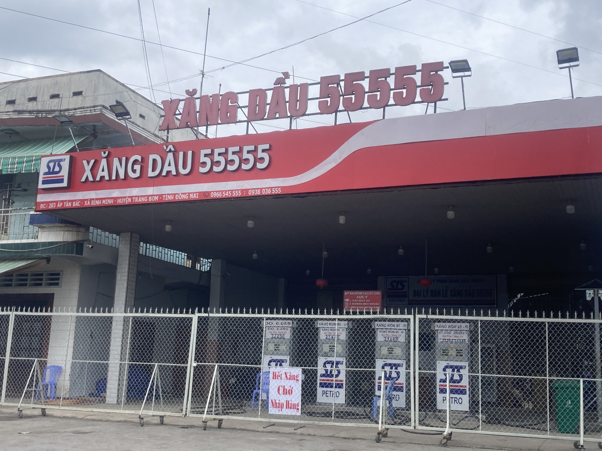 Biển báo hết xăng độc nhất vô nhị ở Đồng Nai - Ảnh 3.