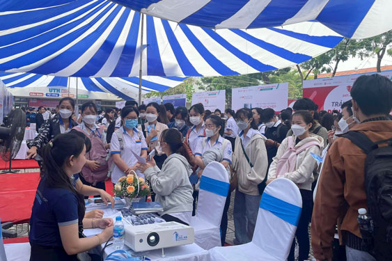 Hơn 3.000 vị trí việc làm ngành logistics cần lao động