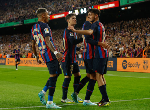 Barcelona khó qua ải Champions League