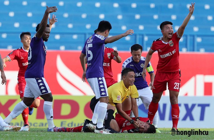 Trọng t&agrave;i FIFA Ng&ocirc; Duy L&acirc;n lại bị treo c&ograve;i - Ảnh 1.