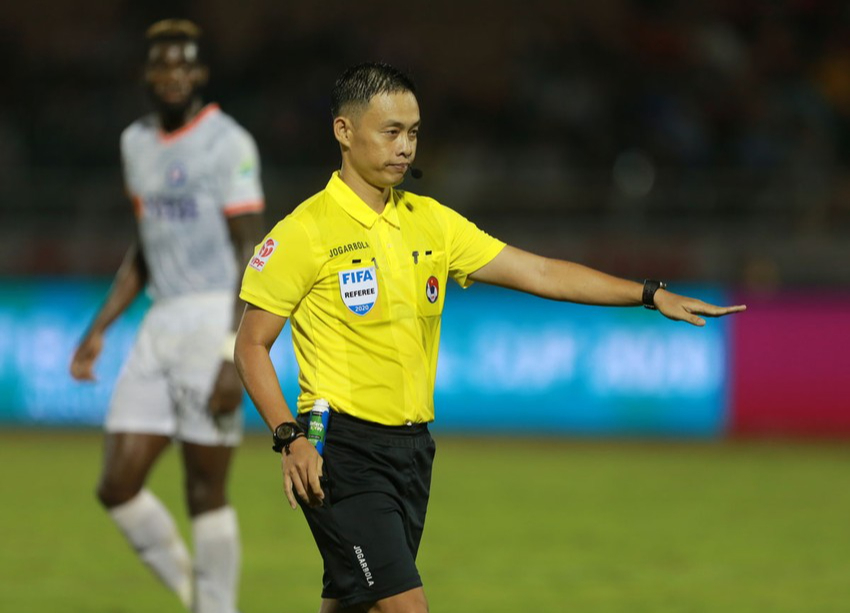 Trọng tài FIFA Ngô Duy Lân lại bị "treo còi"
