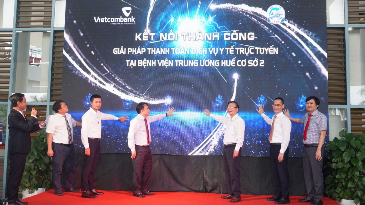 Không có tiền mặt vẫn được khám chữa bệnh tại Bệnh viện Trung ương Huế