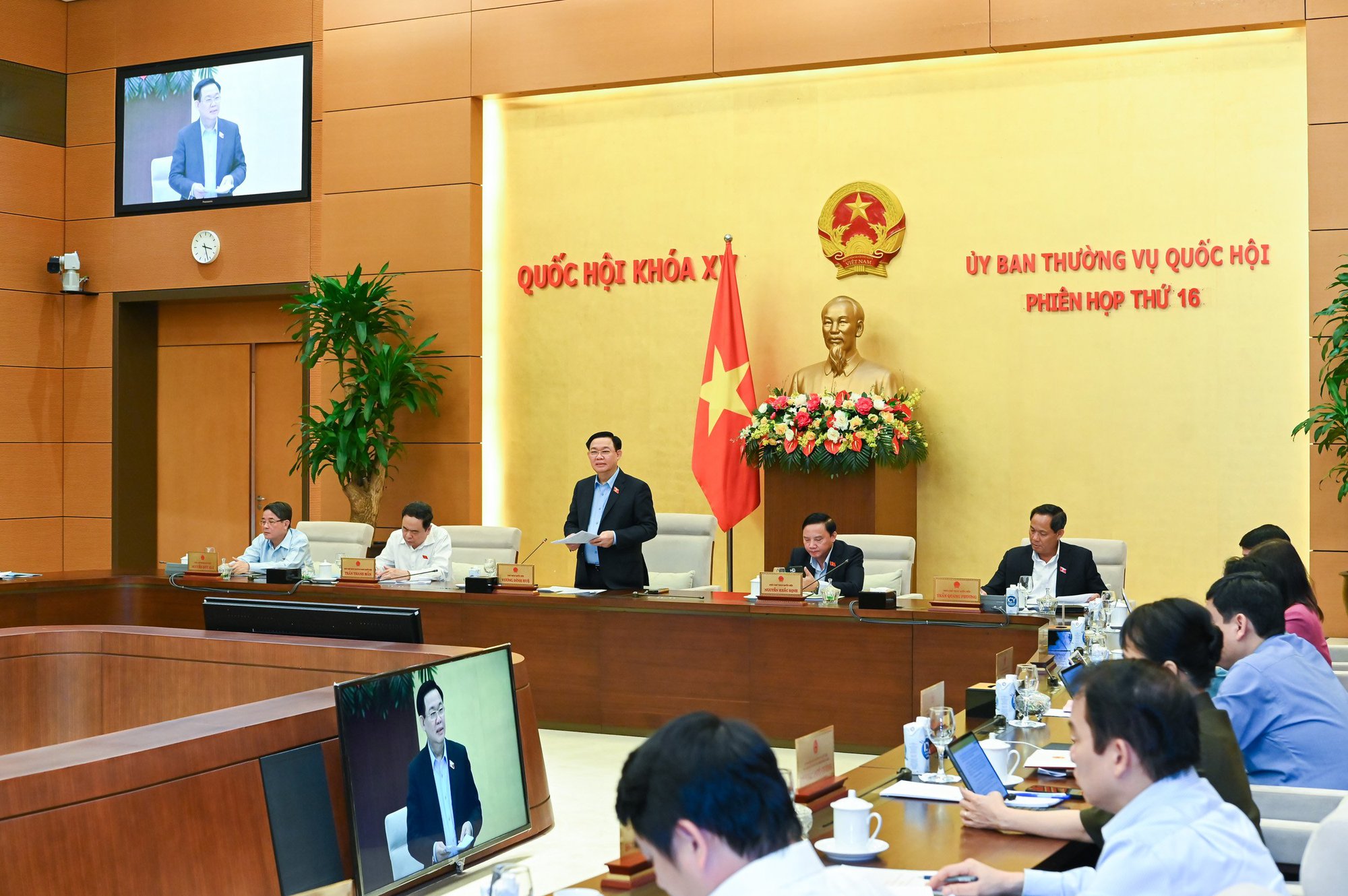 Đồng &yacute; tr&igrave;nh Quốc hội k&eacute;o d&agrave;i Nghị quyết 54 - Ảnh 1.