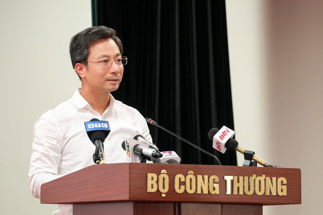 Khan hiếm xăng dầu, Bộ Công Thương nói gì về trách nhiệm giải quyết? - Ảnh 2.