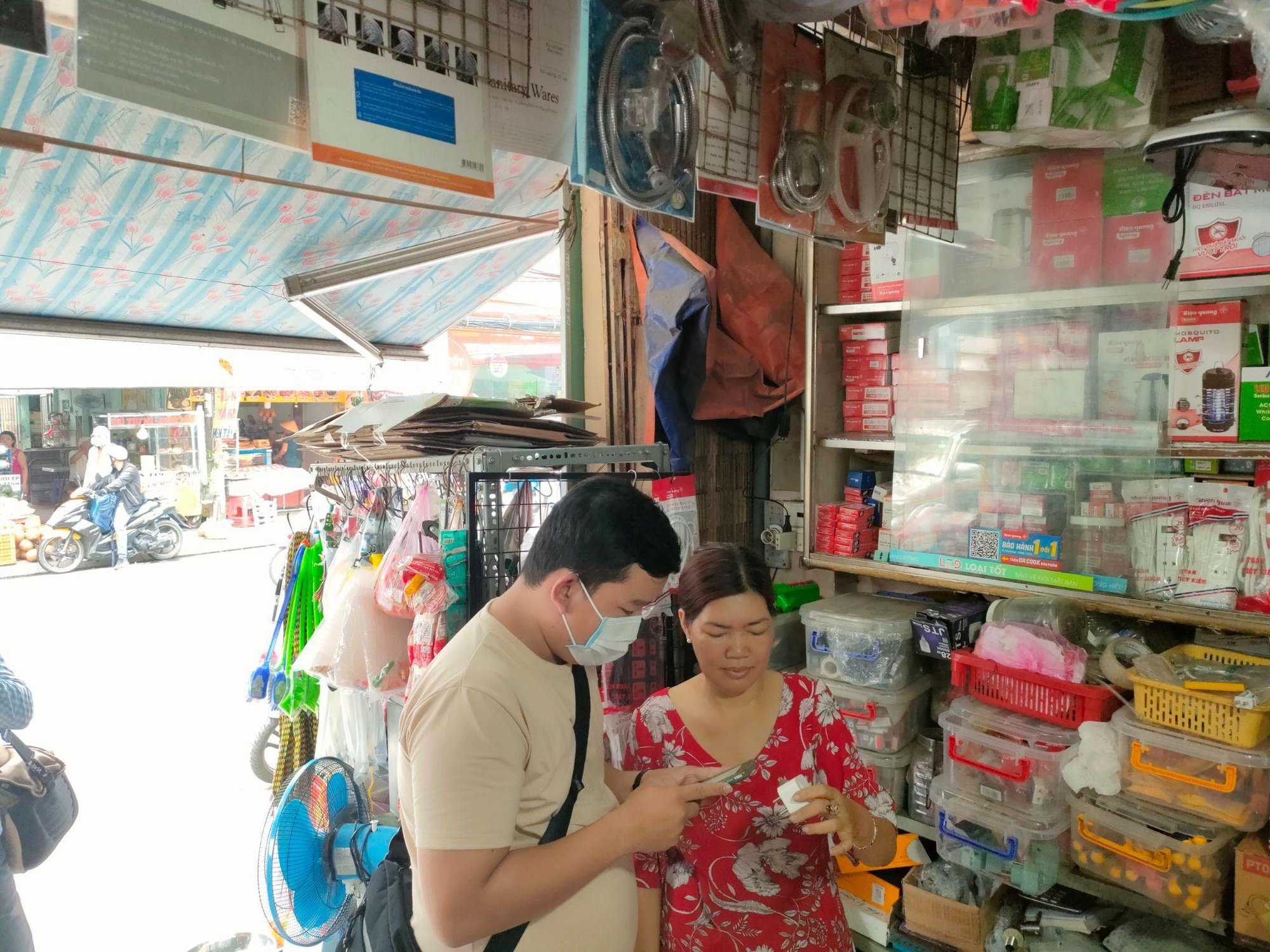 Điện Quang chăm s&oacute;c kh&aacute;ch h&agrave;ng bằng QR code - Ảnh 2.