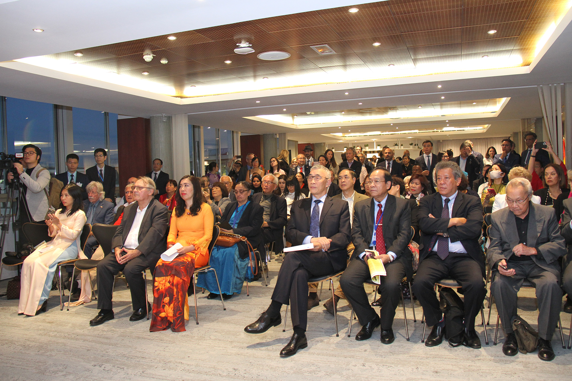 Kỷ niệm Nghị quyết t&ocirc;n vinh Chủ tịch Hồ Ch&iacute; Minh tại trụ sở UNESCO - Ảnh 2.