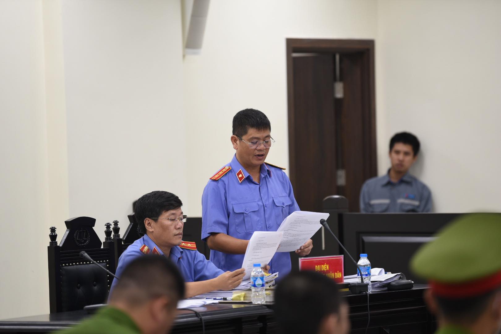 Đề nghị &aacute;n kịch khung cho g&atilde; chồng hờ đ&oacute;ng 10 chiếc đinh v&agrave;o đầu b&eacute; g&aacute;i 3 tuổi - Ảnh 1.