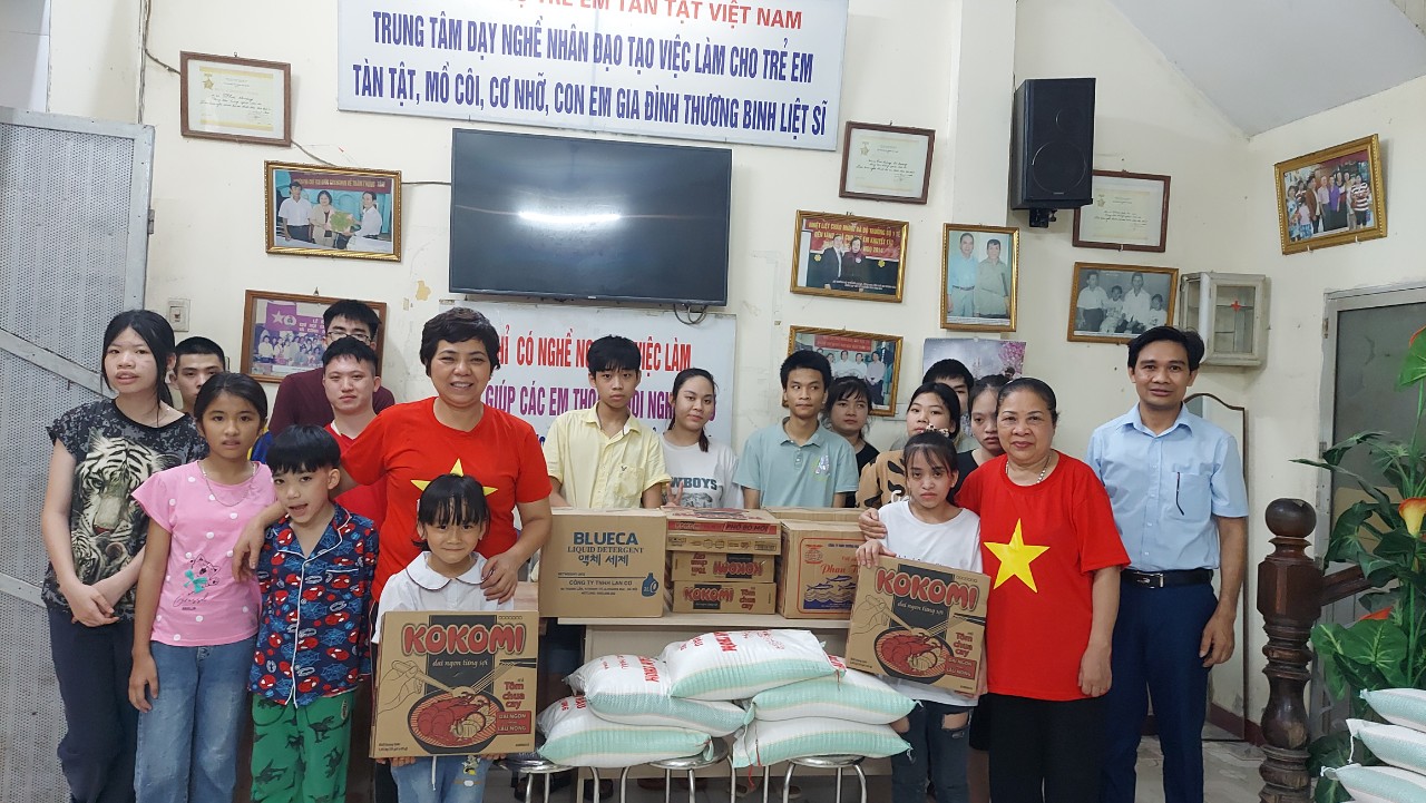 Dốc lòng làm việc thiện