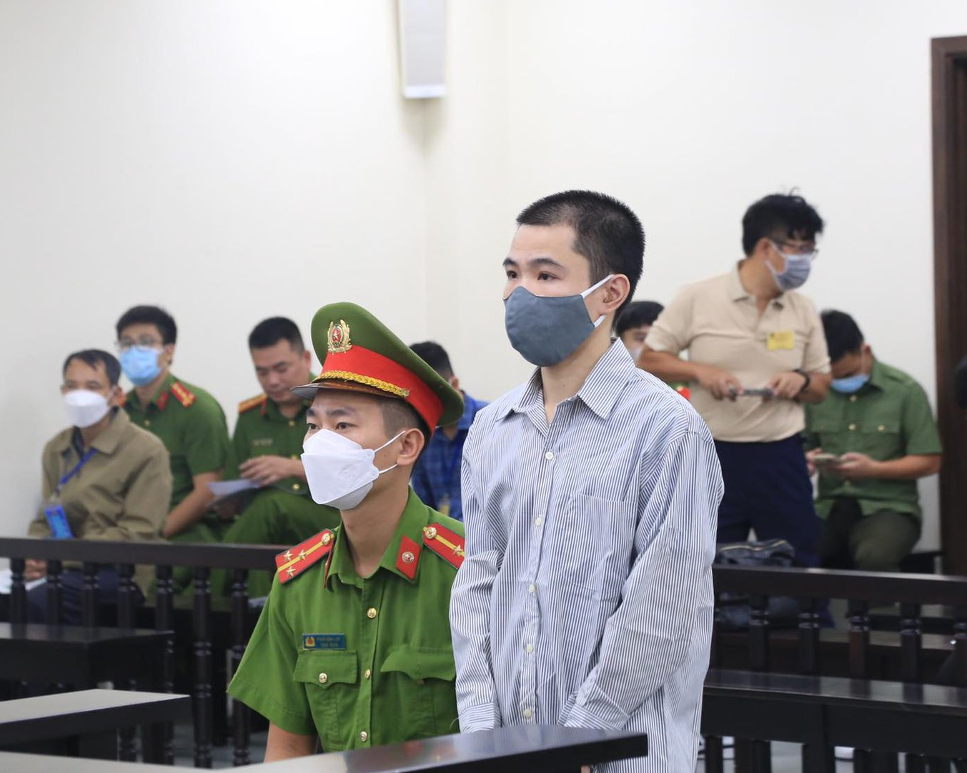 Đề nghị &aacute;n kịch khung cho g&atilde; chồng hờ đ&oacute;ng 10 chiếc đinh v&agrave;o đầu b&eacute; g&aacute;i 3 tuổi - Ảnh 2.