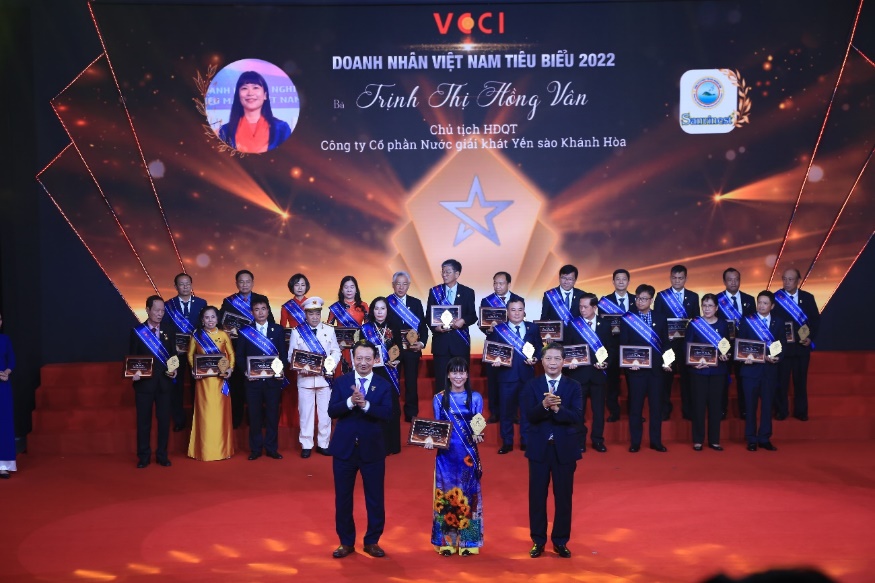 Chủ tịch HĐQT NGK Yến sào Khánh Hòa được vinh danh “Doanh nhân Việt Nam tiêu biểu”
