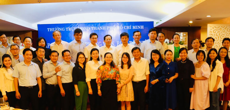 Gắn kết hơn nữa giữa HĐND TP HCM với b&aacute;o ch&iacute; - Ảnh 1.
