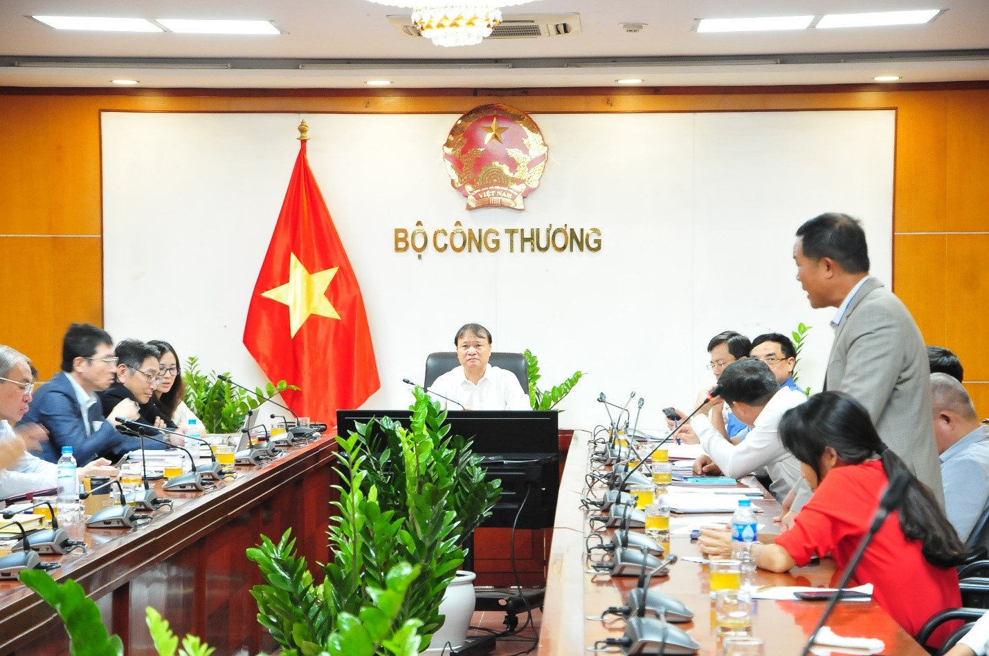 Doanh nghiệp xăng dầu nêu loạt kiến nghị với Bộ Công Thương tại cuộc họp kín