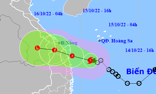 Bão số 5 suy yếu thành áp thấp nhiệt đới, miền Trung hứng đợt mưa lớn có nơi tới trên 800 mm - Ảnh 1.