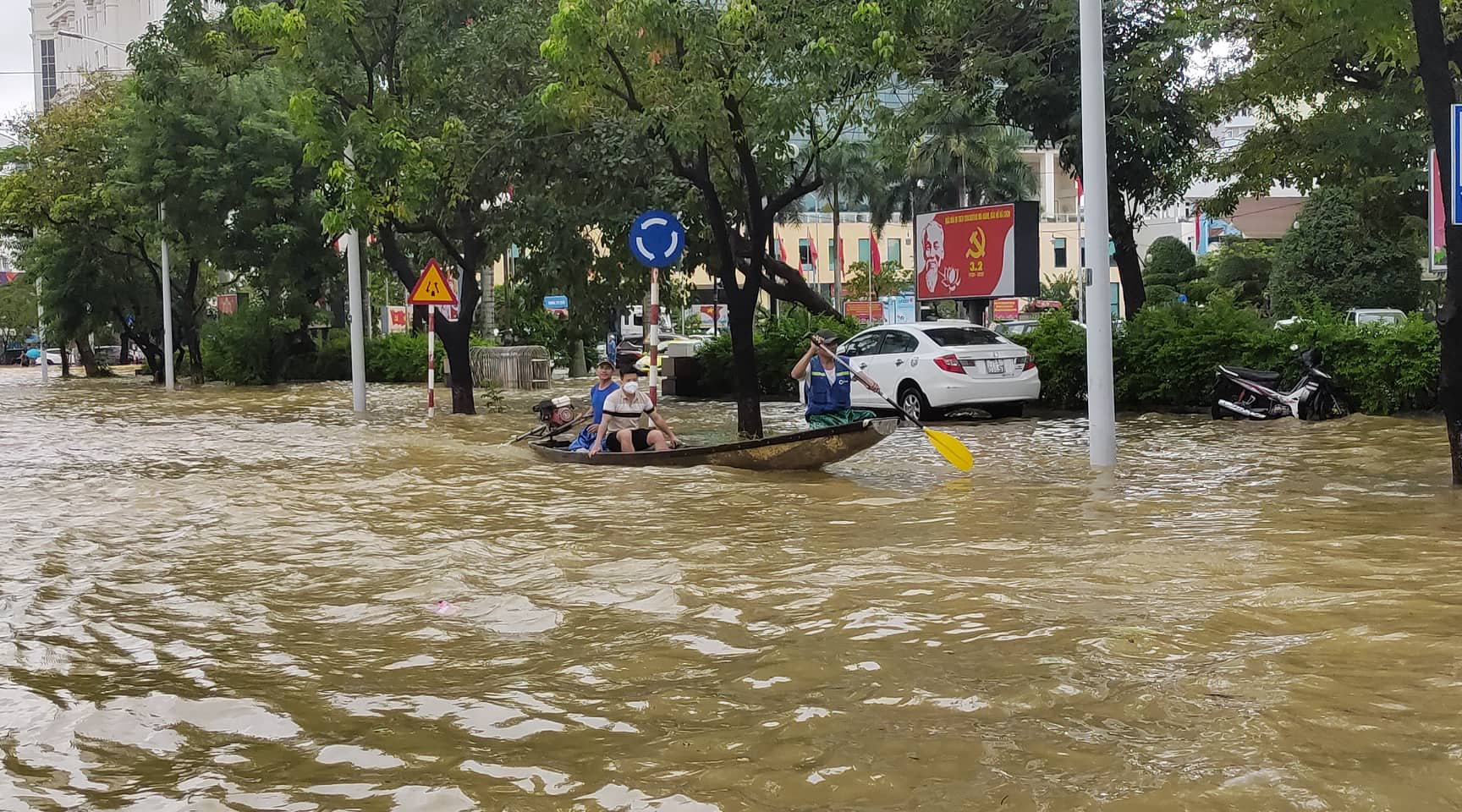 Ph&aacute;t hiện thi thể người đ&agrave;n &ocirc;ng tr&ocirc;i tr&ecirc;n s&ocirc;ng Hương - Ảnh 2.