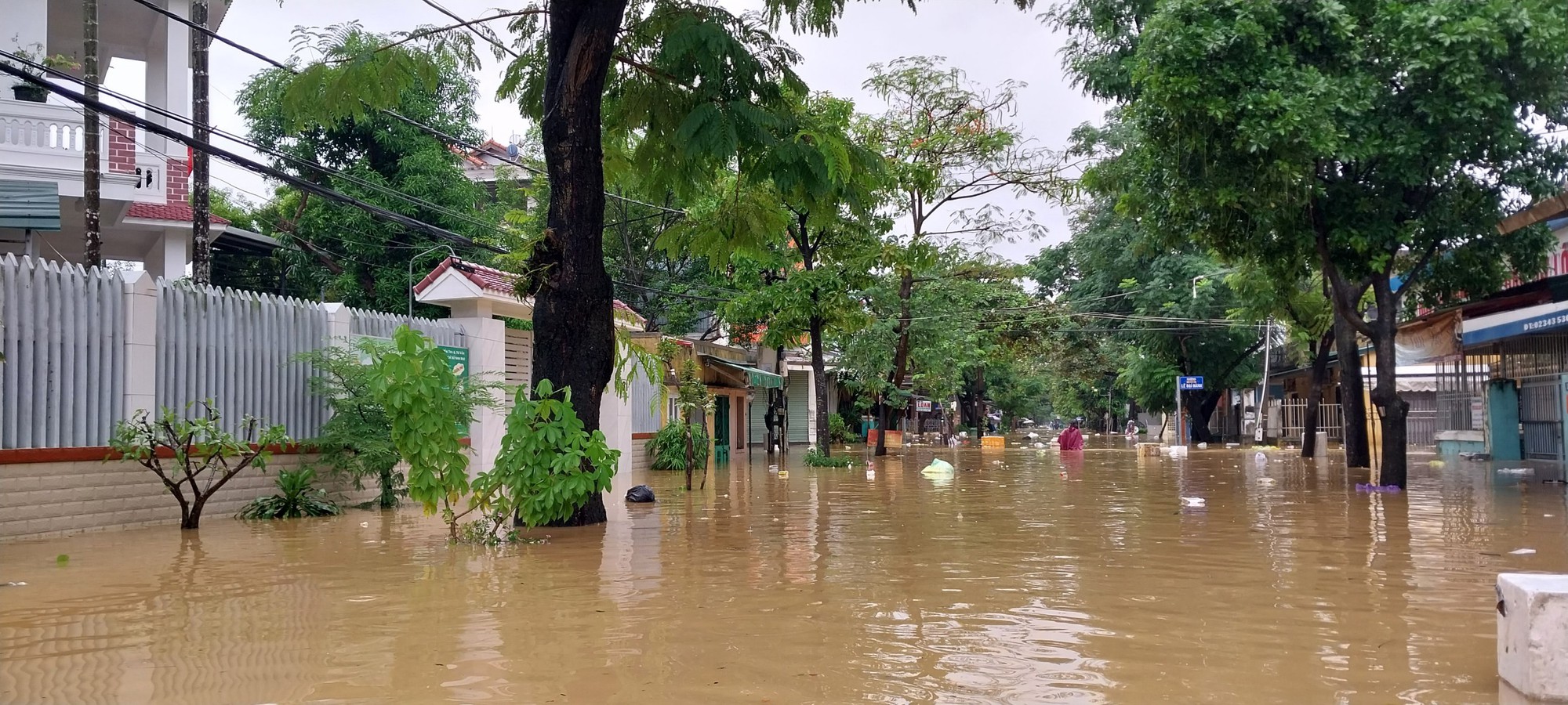 Ph&aacute;t hiện thi thể người đ&agrave;n &ocirc;ng tr&ocirc;i tr&ecirc;n s&ocirc;ng Hương - Ảnh 12.