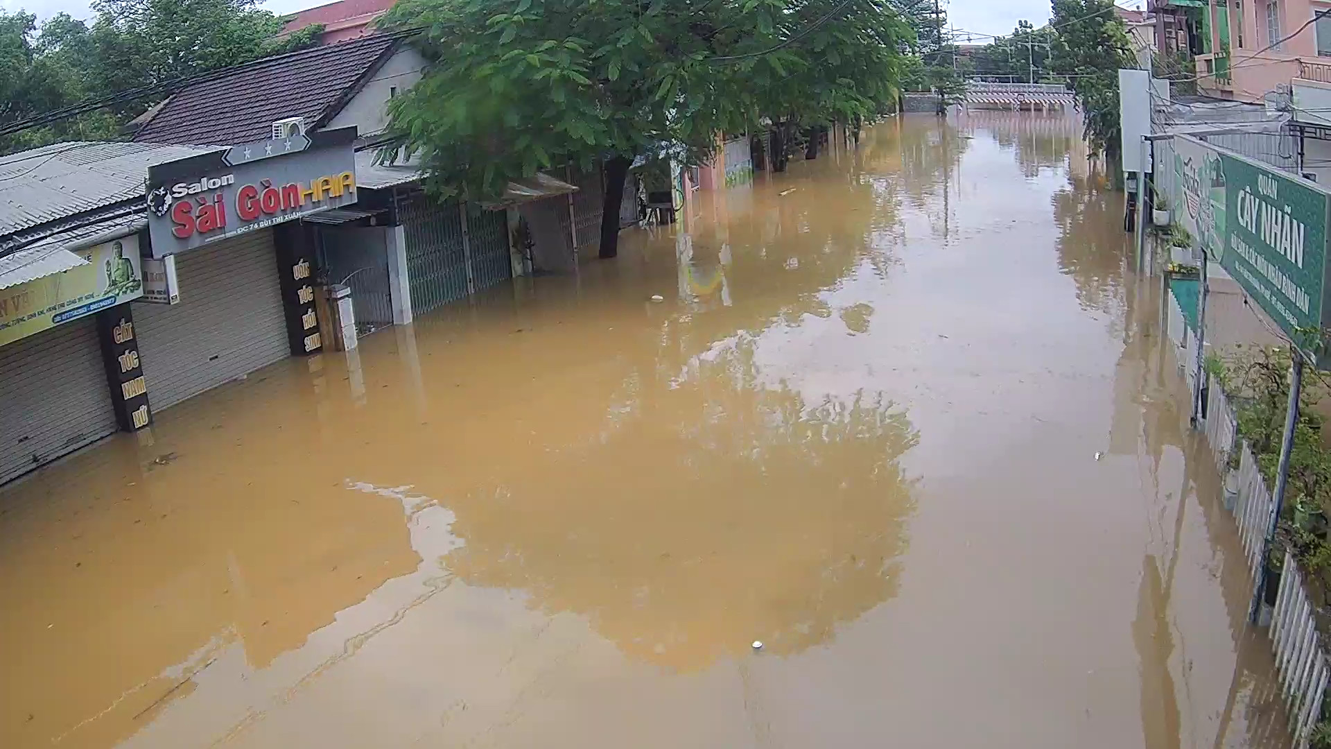 Ph&aacute;t hiện thi thể người đ&agrave;n &ocirc;ng tr&ocirc;i tr&ecirc;n s&ocirc;ng Hương - Ảnh 9.