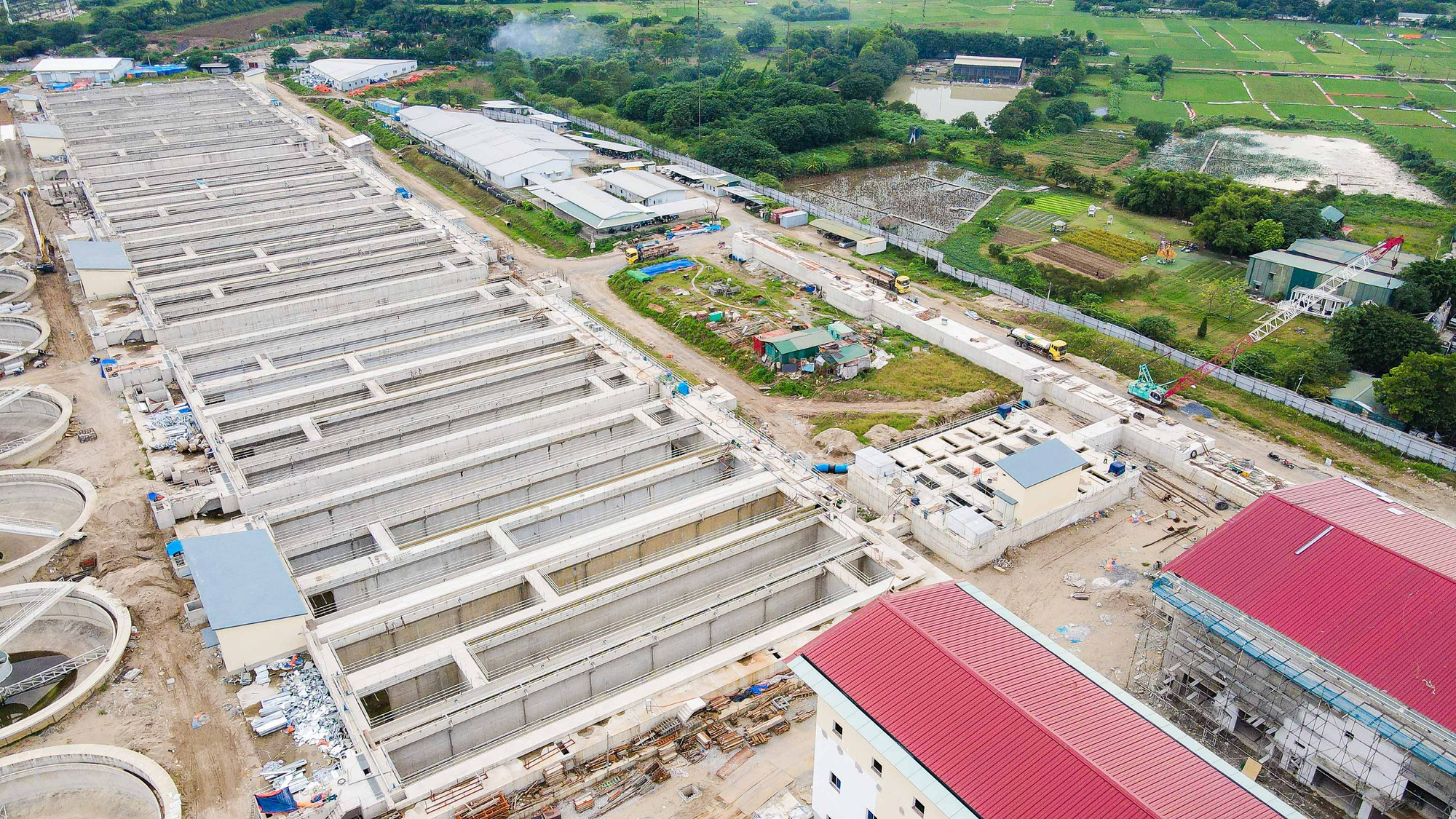 To&agrave;n cảnh nh&agrave; m&aacute;y xử l&yacute; nước thải 800 triệu USD chậm tiến độ - Ảnh 8.