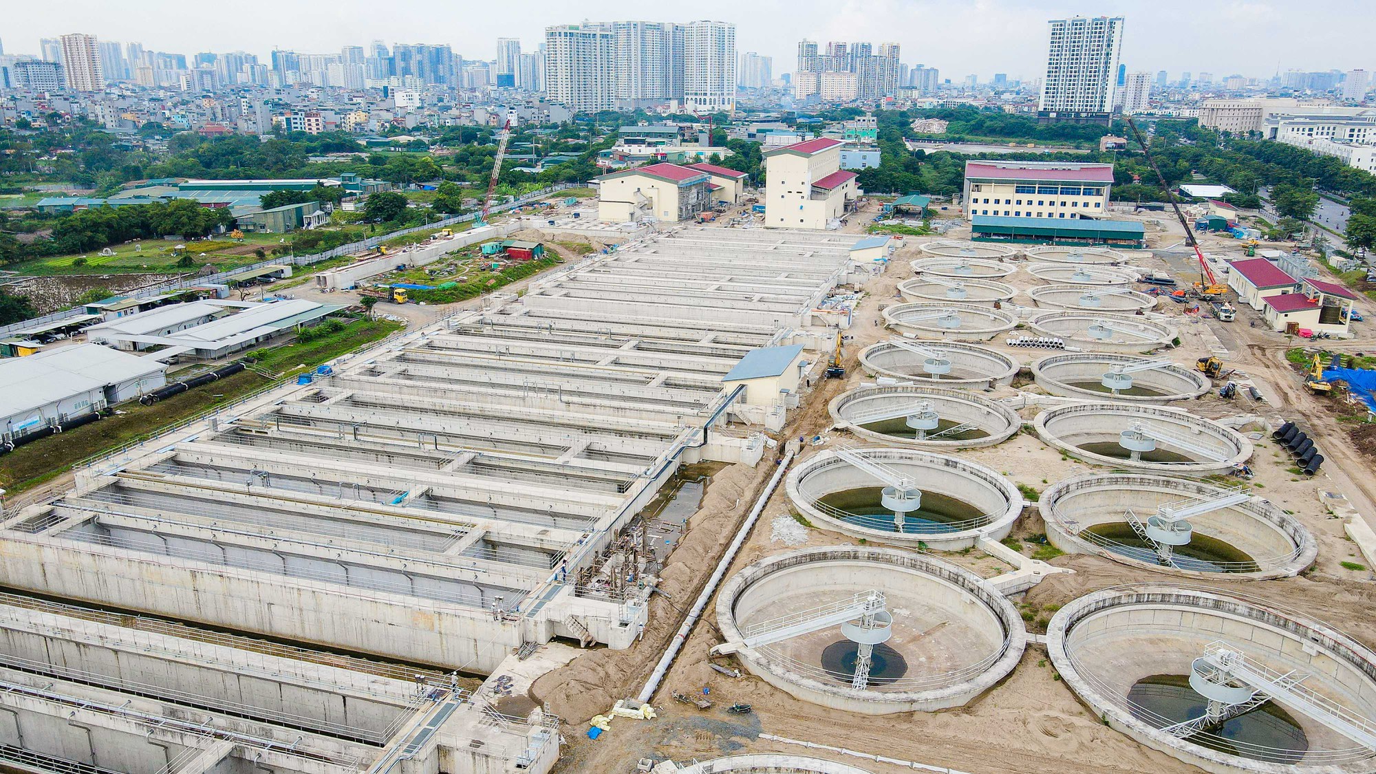 To&agrave;n cảnh nh&agrave; m&aacute;y xử l&yacute; nước thải 800 triệu USD chậm tiến độ - Ảnh 6.