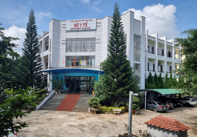 Kỷ luật cảnh cáo Giám đốc CDC Đắk Nông - Ảnh 1.