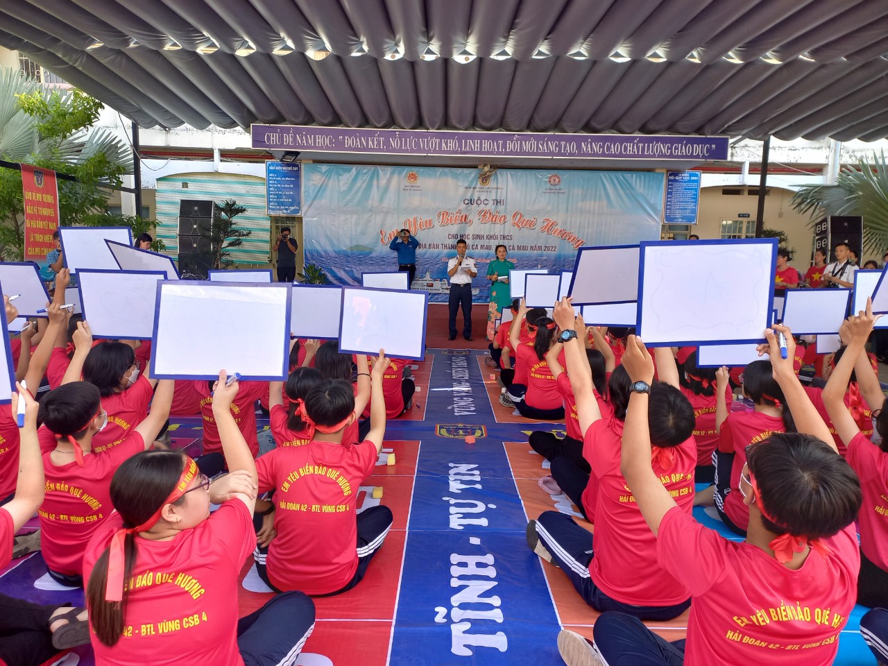 Học sinh Cà Mau tranh tài sôi nổi tại cuộc thi Em yêu biển, đảo quê hương - Ảnh 4.