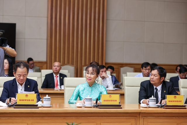 Thủ tướng Phạm Minh Ch&iacute;nh gặp mặt l&atilde;nh đạo c&aacute;c ng&acirc;n h&agrave;ng - Ảnh 4.