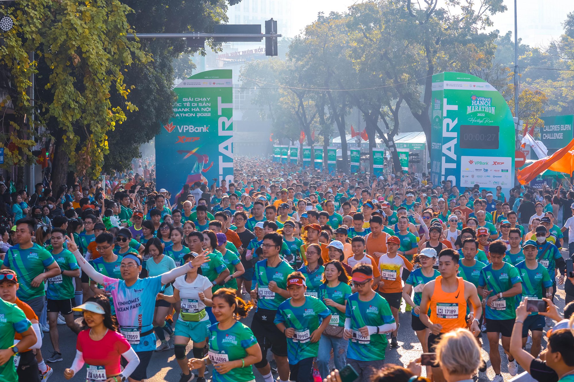 &ldquo;Nữ ho&agrave;ng điền kinh&rdquo; Nguyễn Thị Oanh v&ocirc; địch v&agrave; ph&aacute; kỷ lục tại VPBank Hanoi Marathon 2022 - Ảnh 2.