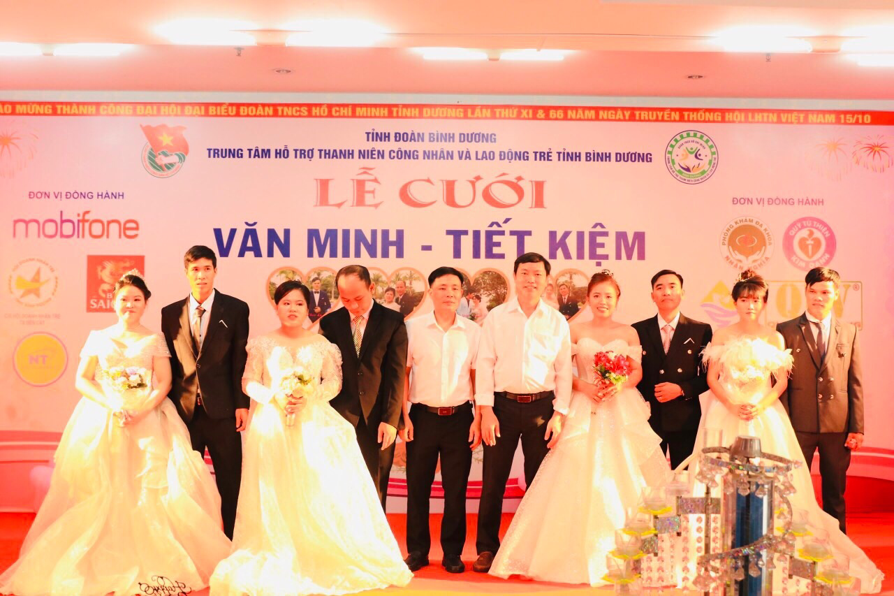 Bình Dương: Tổ chức lễ cưới tập thể cho 4 đôi công nhân khó khăn