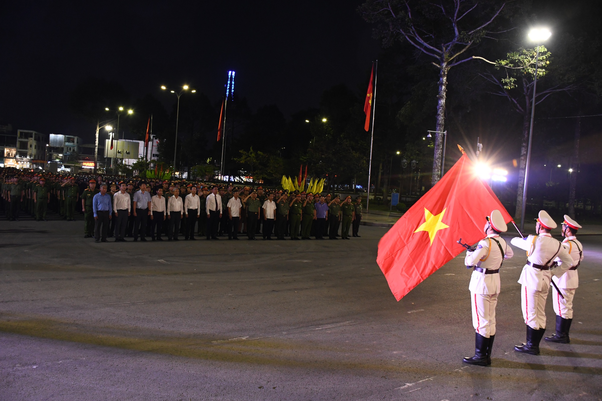 CLIP: "Quả đấm thép" tấn công tội phạm đường phố ở Đồng Nai