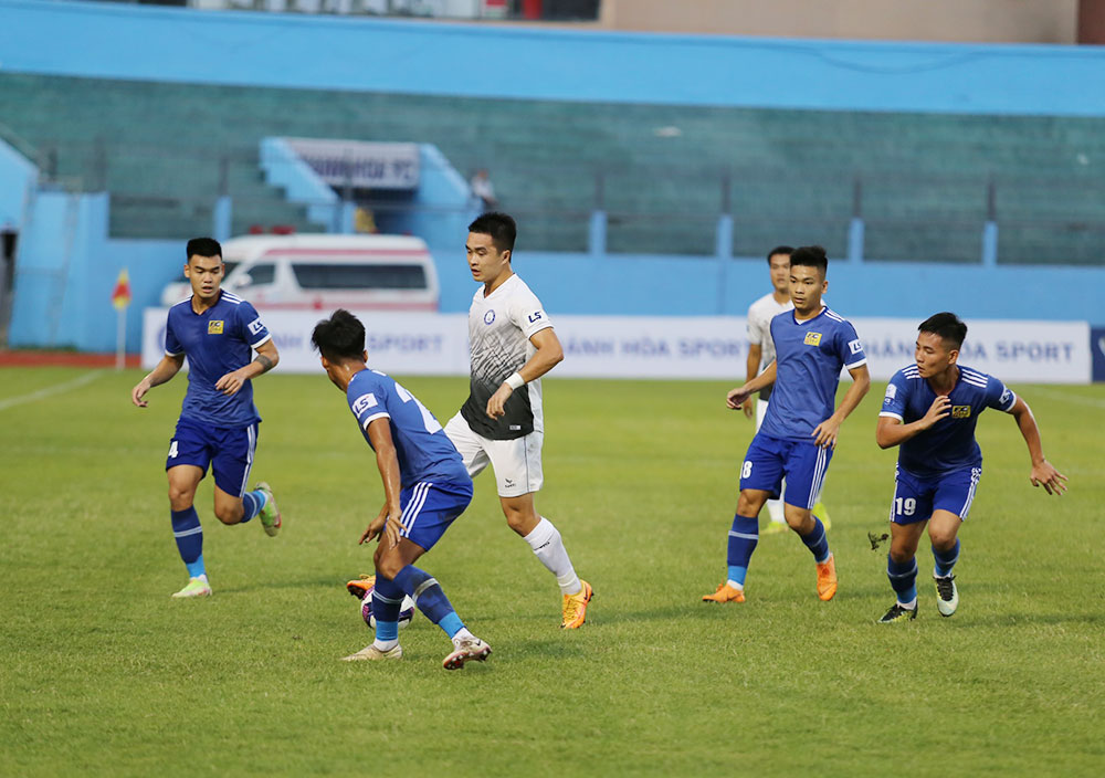 Giải Hạng nhất quốc gia 2022: Kịch t&iacute;nh đua đoạt suất thăng hạng - Ảnh 2.