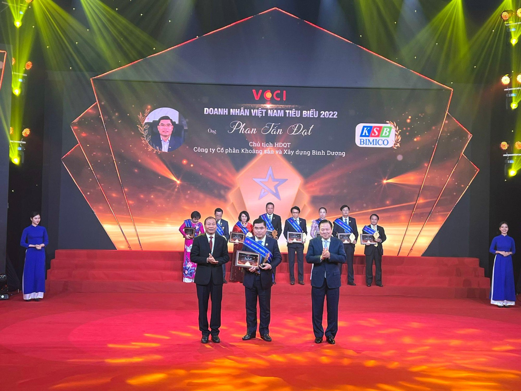 Chủ tịch KSB – Phan Tấn Đạt được tôn vinh “Doanh nhân Việt Nam tiêu biểu” năm 2022