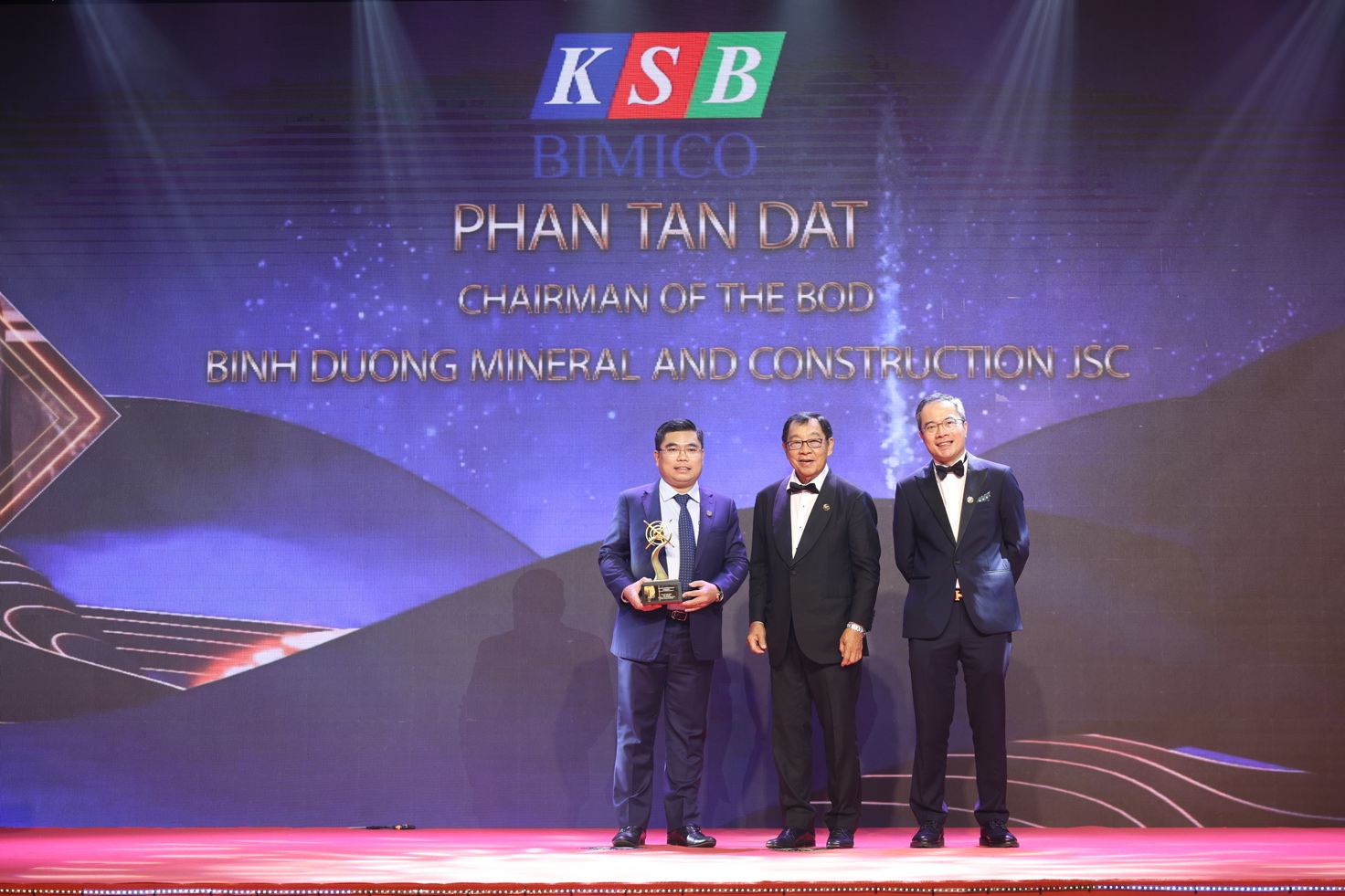 Chủ tịch KSB &ndash; Phan Tấn Đạt được t&ocirc;n vinh &ldquo;Doanh nh&acirc;n Việt Nam ti&ecirc;u biểu&rdquo; năm 2022 - Ảnh 2.