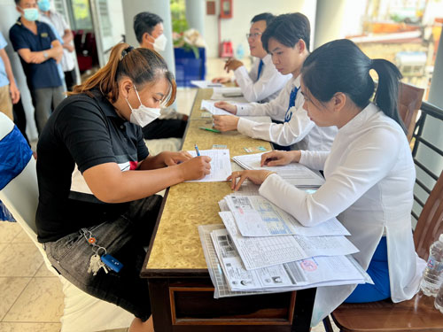 Đưa vốn đến người lao động nghèo