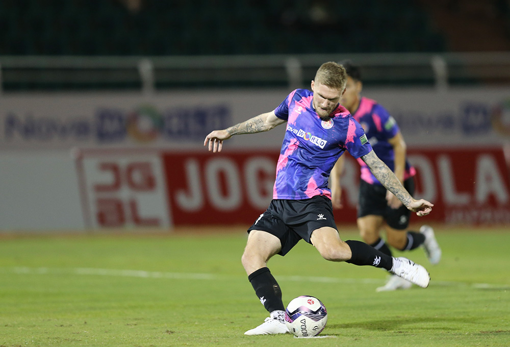 Sài Gòn FC thắng SLNA, thoát vị trí chót bảng - Ảnh 2.