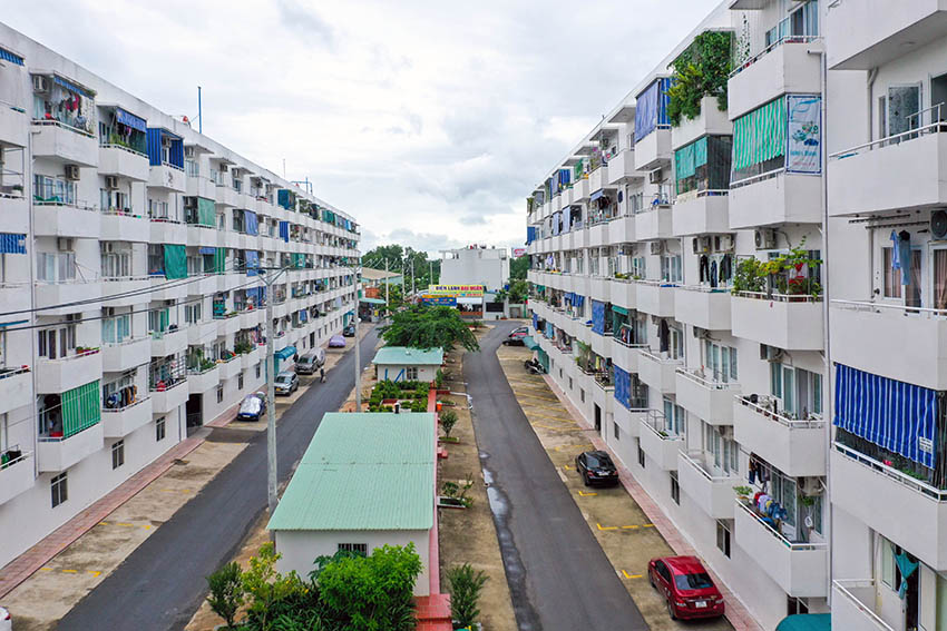Phải bắt đầu từ giá và thủ tục