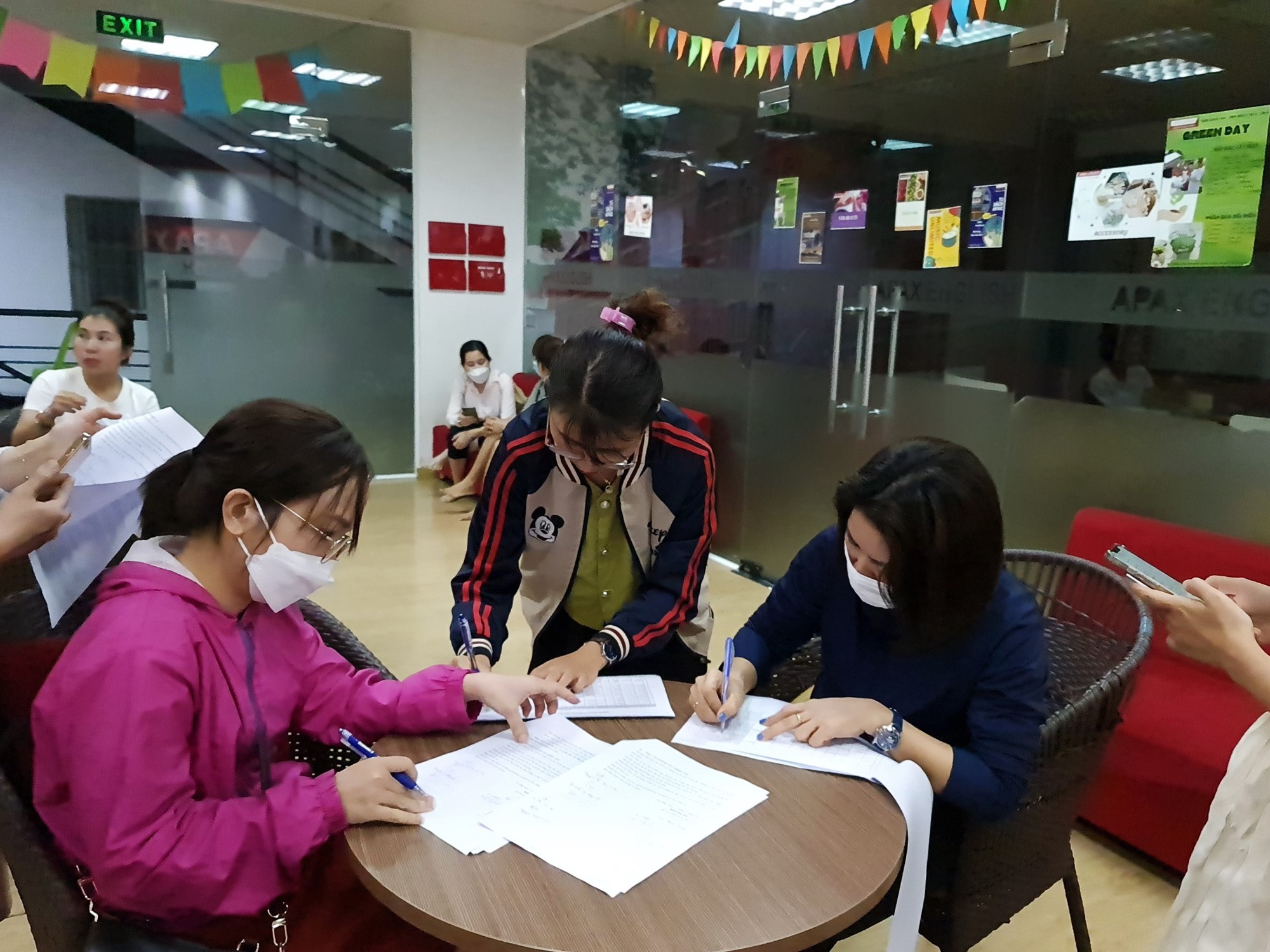 30 phụ huynh khiếu nại Trung t&acirc;m tiếng Anh Apax English - Apax Leaders Đ&agrave; Nẵng - Ảnh 2.