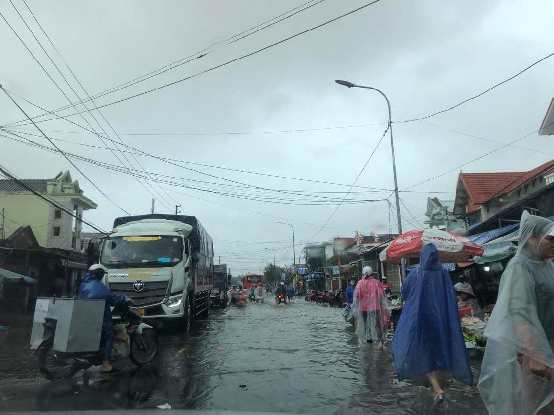 "Lụt biển" gây ngập nhiều vùng thấp trũng ở Thừa Thiên – Huế