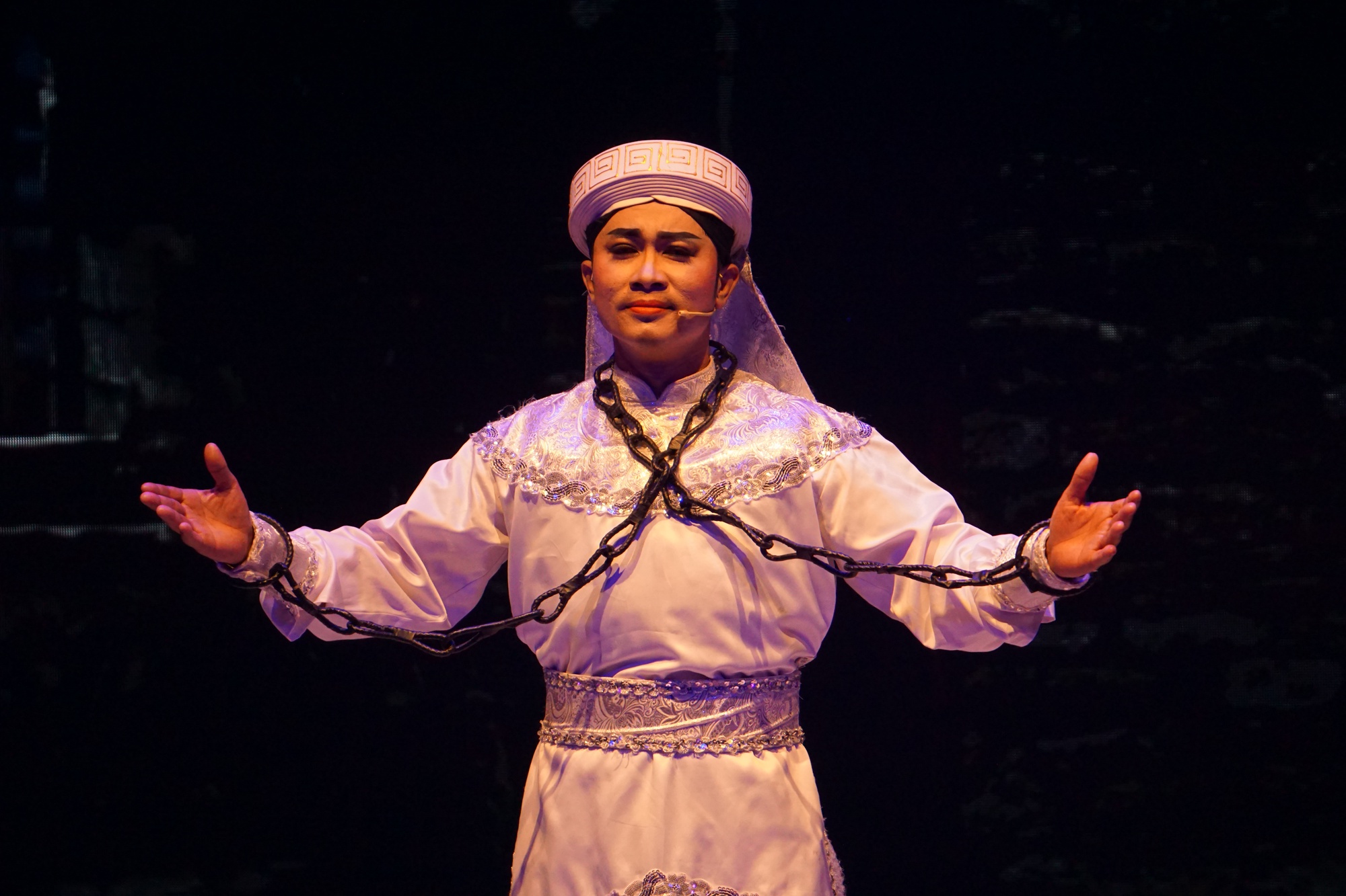 Đ&agrave;o mụ Cao Th&uacute;y Vy nổi bật, H&agrave;n Ni lội ngược d&ograve;ng với đ&agrave;o v&otilde; - Ảnh 4.