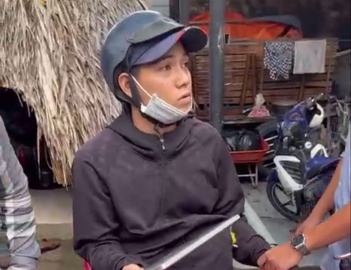 CLIP: Cướp ngay trước nhà nạn nhân ở TP Thủ Đức