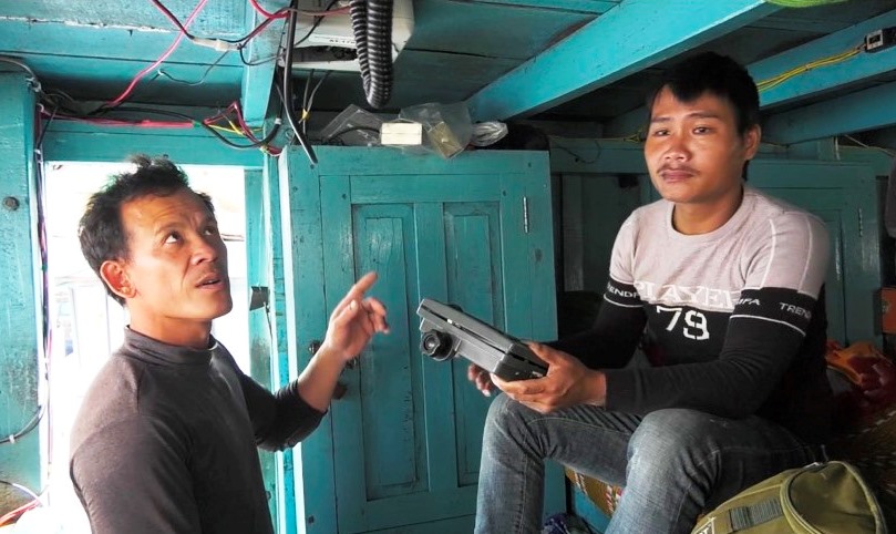 Sét đánh trúng tàu cá, 15 ngư dân thoát nạn