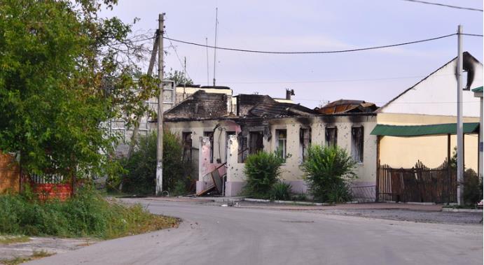 Qu&acirc;n đội Nga từ bỏ th&agrave;nh tr&igrave; chiến lược ở v&ugrave;ng Donbas của Ukraine - Ảnh 1.