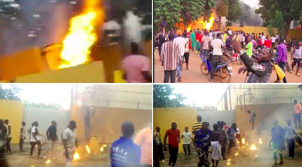 Burkina Faso đảo ch&iacute;nh lần 2, người biểu t&igrave;nh đốt ph&aacute; đại sứ qu&aacute;n Ph&aacute;p - Ảnh 2.