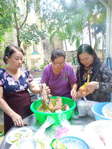 Nữ thương binh v&agrave; đ&aacute;m giỗ anh h&ugrave;ng, liệt sĩ - Ảnh 3.