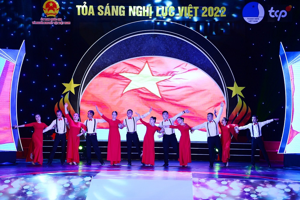Vượt lên nghịch cảnh, tỏa sáng nghị lực Việt