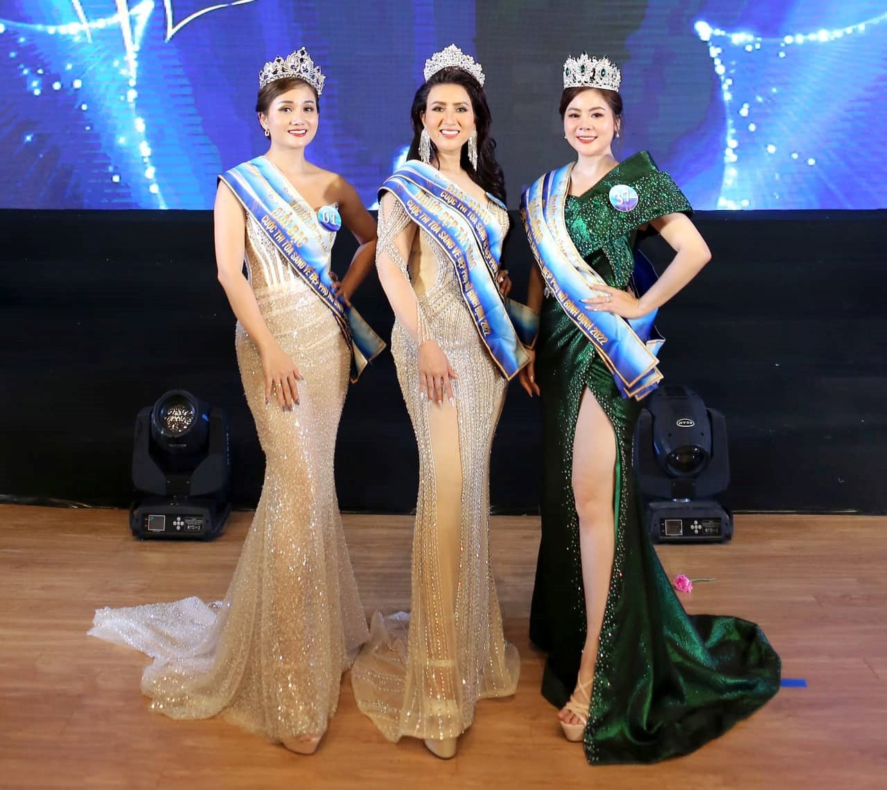 B&ugrave;ng nổ đ&ecirc;m chung kế cuộc thi &ldquo;Tỏa s&aacute;ng vẻ đẹp Phụ nữ B&igrave;nh Định 2022&rdquo; - Ảnh 4.